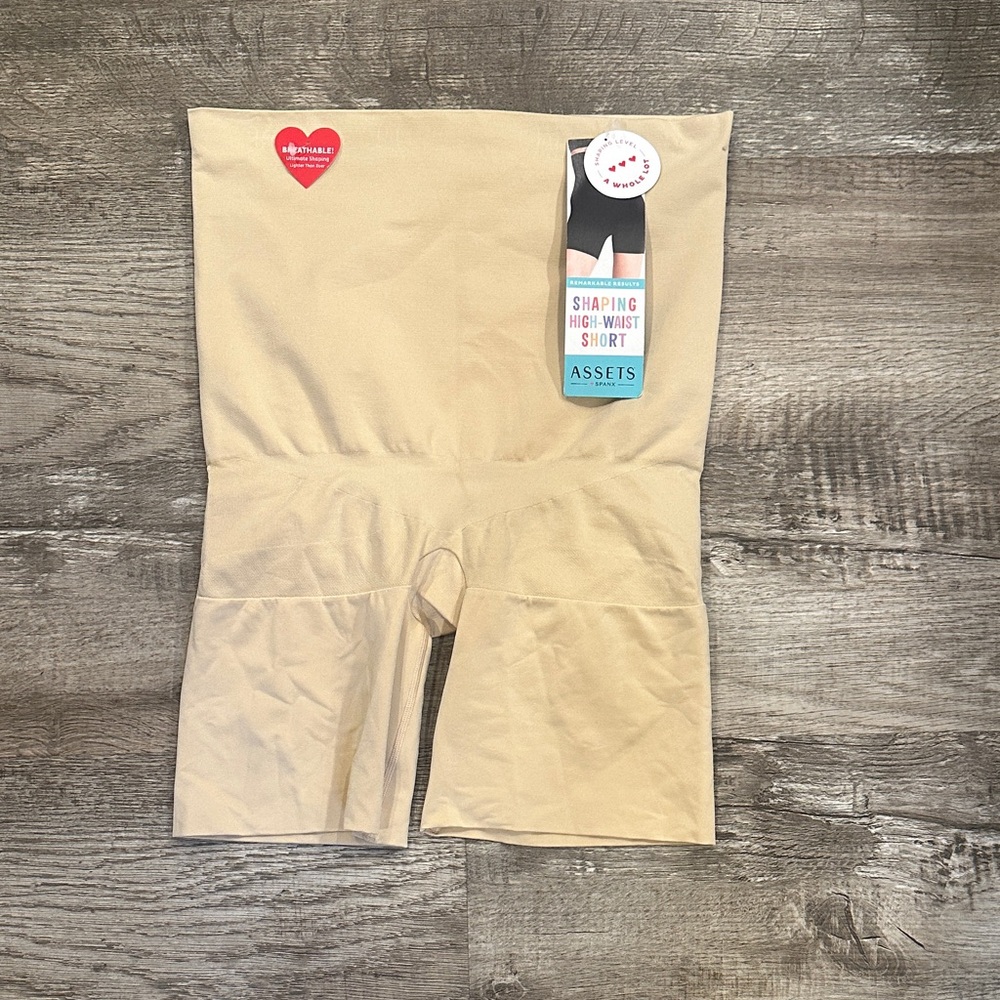 NWT‎ Assets By Spanx Remarkable Results Tan High Waisted Shaping Shorts